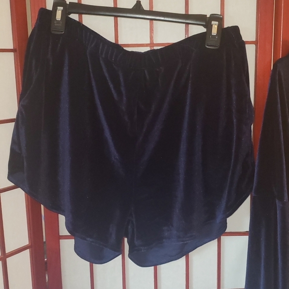 Velour Shorts Set Navy Blue NWOT XL - Picture 3 of 4